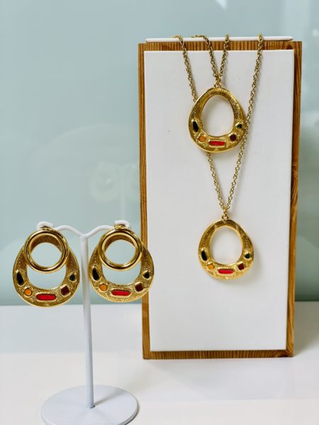 set of necklace earrings